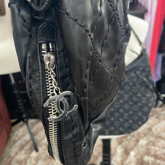 Leather Chanel tote - Picture 2 of 9